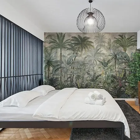 The Palm With View בוקרשט