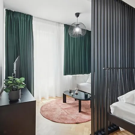 The Palm Center Apartamento *