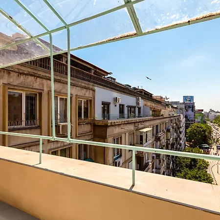 Apartment The Palm With View Bucharest