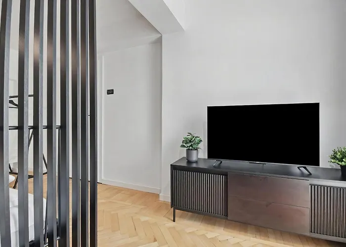 The Palm With View * Bucureşti