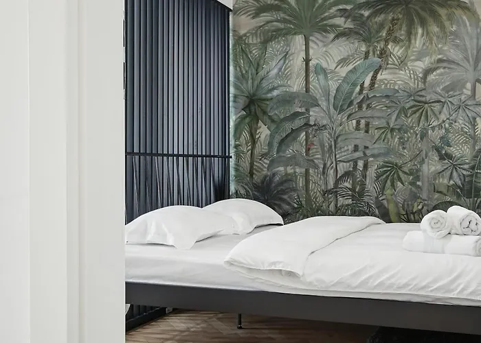 The Palm With View *