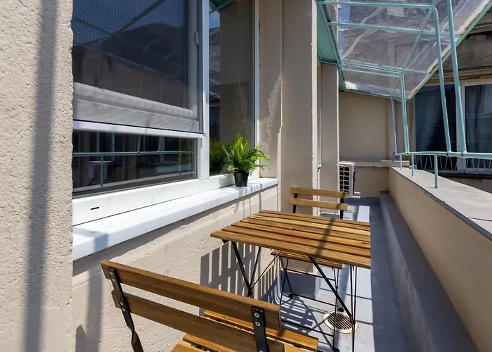 The Palm With View Apartment